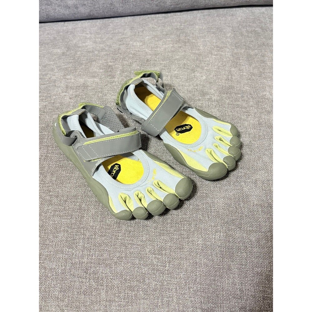 Vibram FiveFingers KSO Barefoot Shoes gray and lime green Size 37